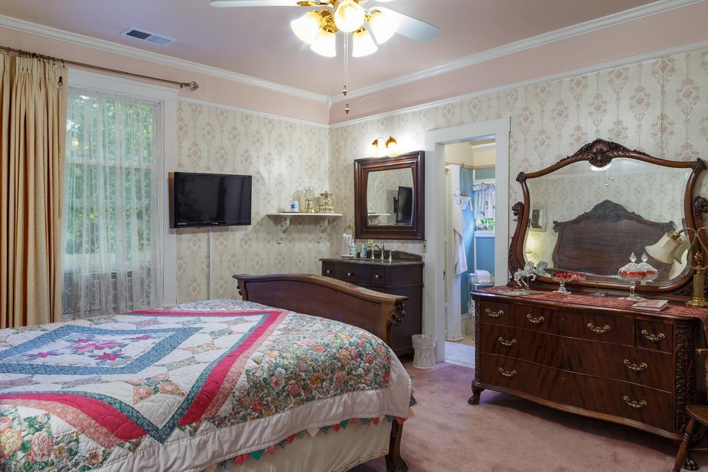 Roseberry House Bed And Breakfast Susanville Exteriör bild