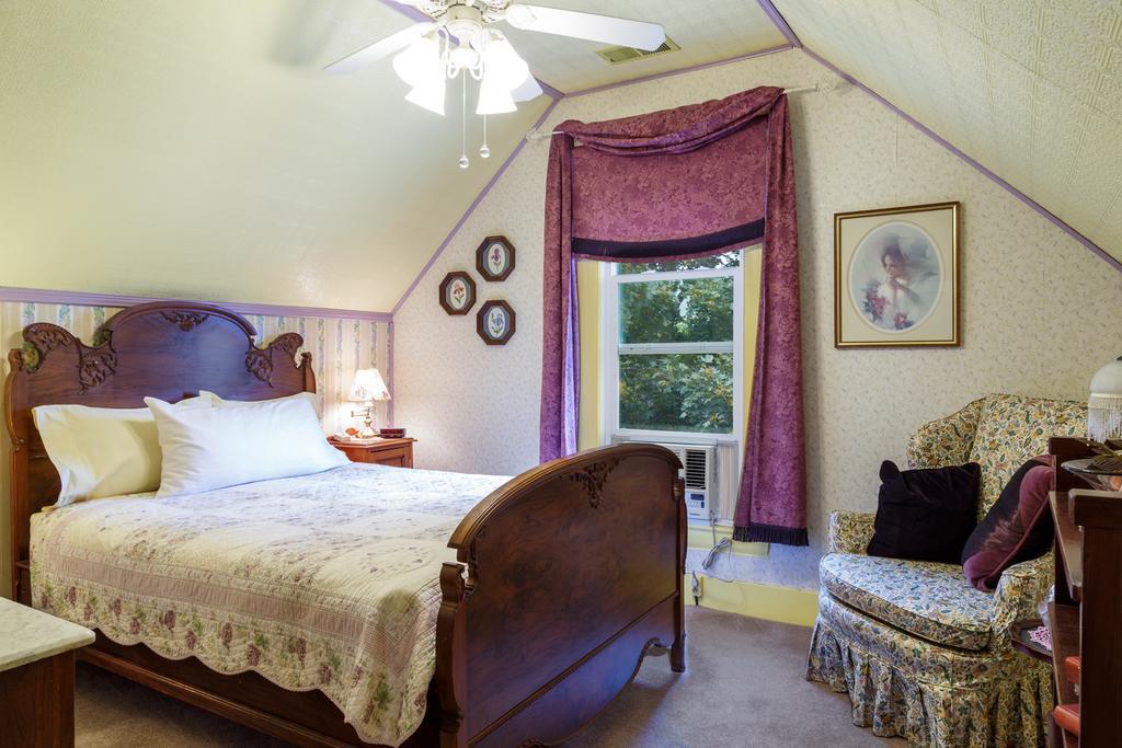 Roseberry House Bed And Breakfast Susanville Exteriör bild